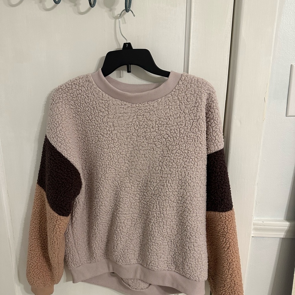 American eagle fuzzy sweatshirt